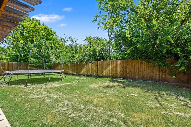 117 Providence Drive, Van Alstyne, TX 75495