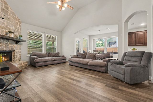 117 Providence Drive, Van Alstyne, TX 75495