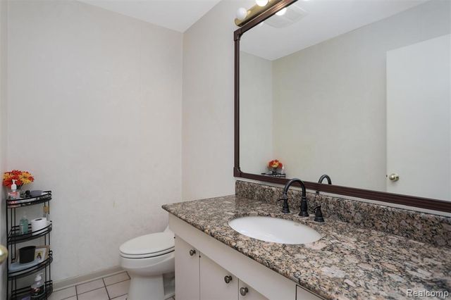 7273 Creeks Bend Court, West Bloomfield, MI 48322