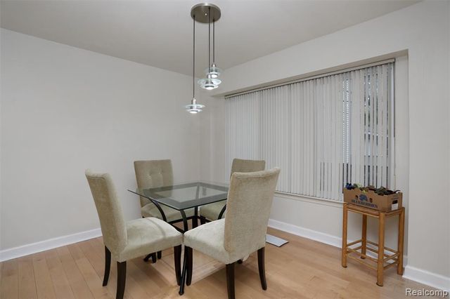 7273 Creeks Bend Court, West Bloomfield, MI 48322