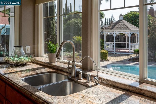 3139 Deerpark Dr, Walnut Creek, CA 94598