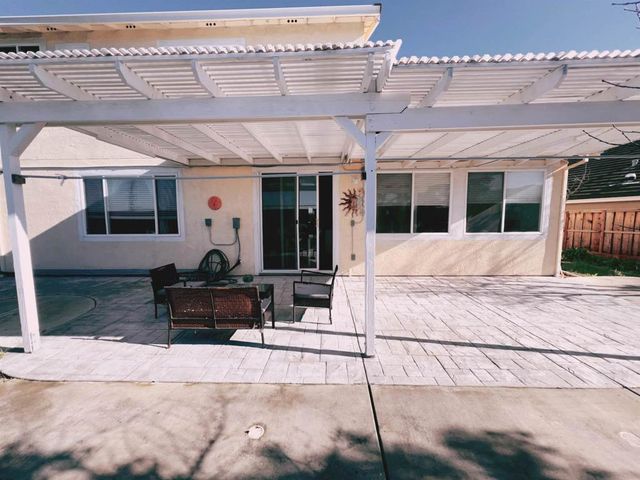 19 Quartz Court, Pittsburg, CA 94565