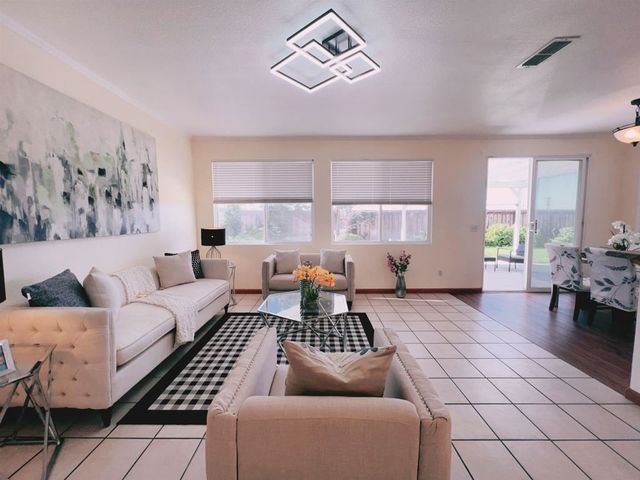 19 Quartz Court, Pittsburg, CA 94565