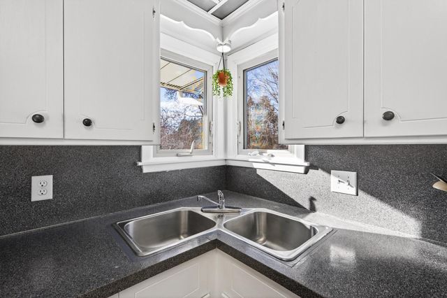 8657 Ironwood Trail N, Lake Elmo, MN 55042