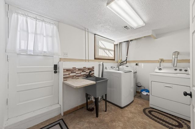 8657 Ironwood Trail N, Lake Elmo, MN 55042