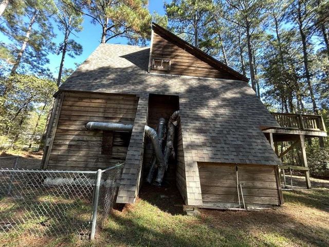 201 Creek Drive, Onalaska, TX 77360