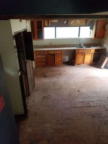 201 Creek Drive, Onalaska, TX 77360