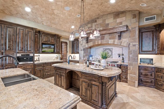 210 Costa Bella DR, Austin, TX 78734