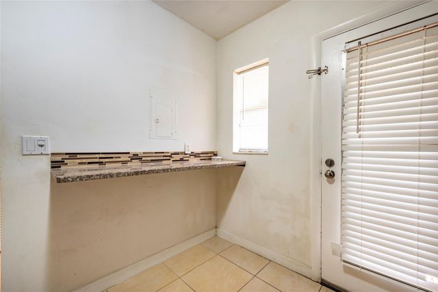 6101 N Falls Circle Drive 402, Lauderhill, FL 33319