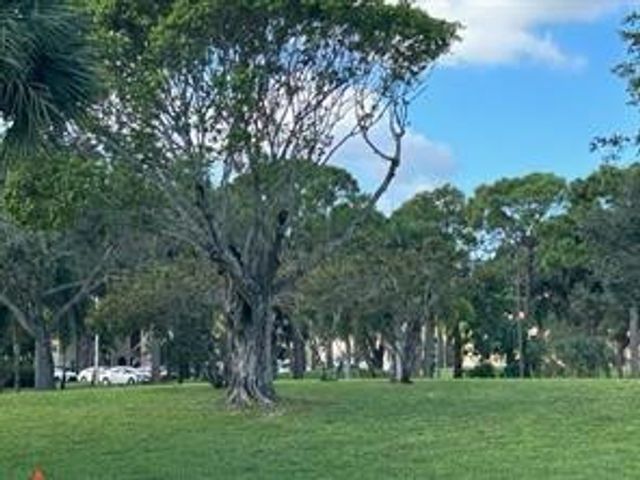 6101 N Falls Circle Drive 402, Lauderhill, FL 33319