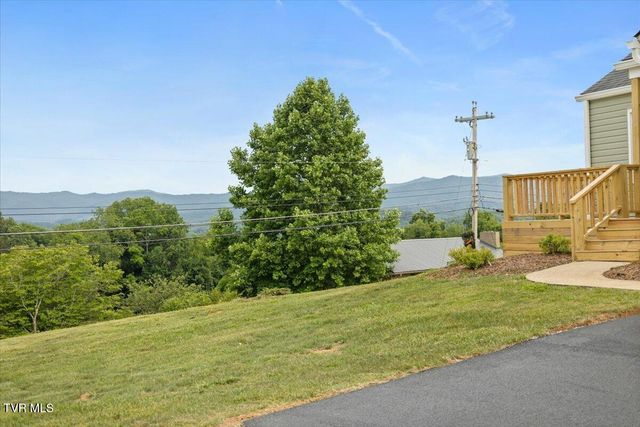 2286 Dave Buck Road, Johnson City, TN 37601