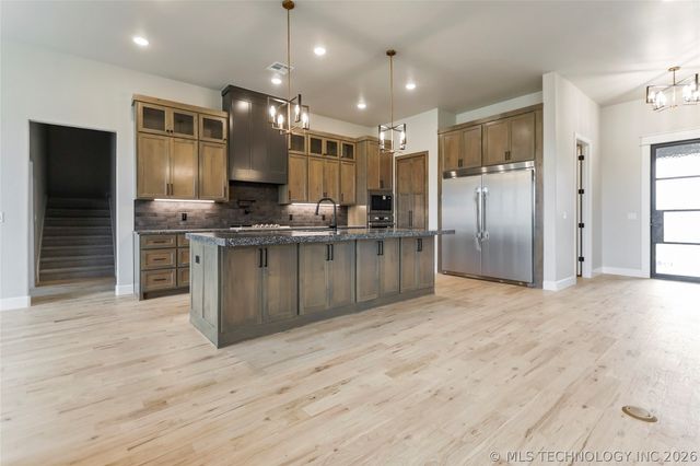 21670 E 112th Place S, Broken Arrow, OK 74014