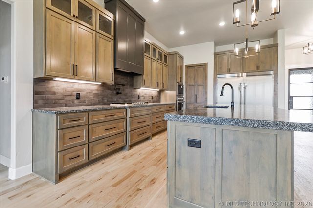 21670 E 112th Place S, Broken Arrow, OK 74014