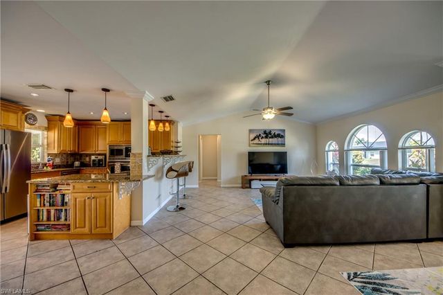 2919 SW 2nd PL, Cape Coral, FL 33914