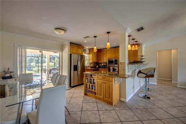 2919 SW 2nd PL, Cape Coral, FL 33914