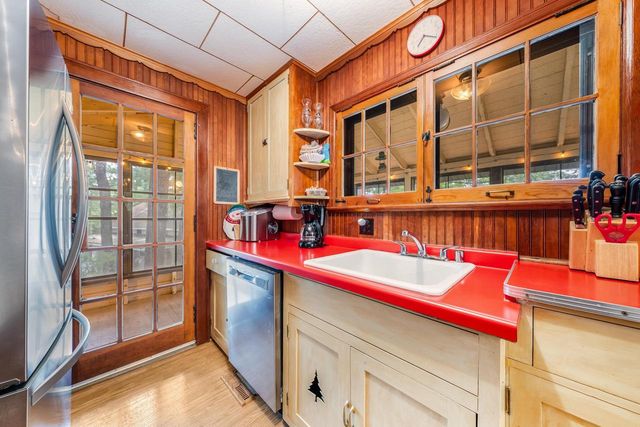 N2286 FERN AVENUE, Waupaca, WI 54981