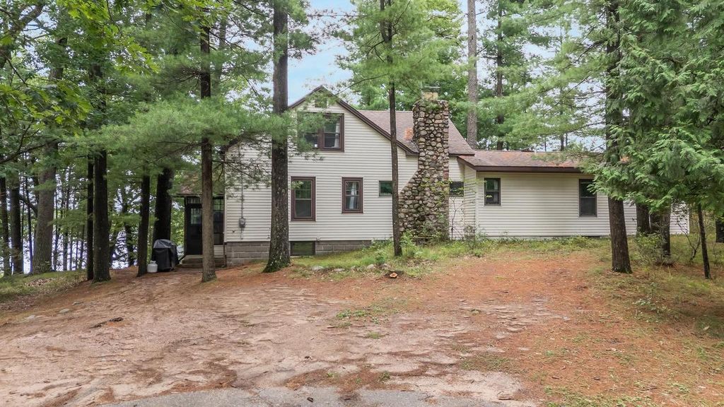 N2286 FERN AVENUE, Waupaca, WI 54981