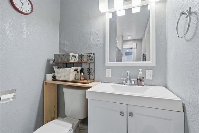 414 Pine Street, Leavenworth, KS 66048