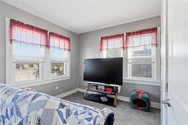 414 Pine Street, Leavenworth, KS 66048