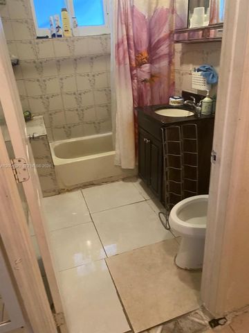 218 SW 10th Ave, Miami, FL 33130