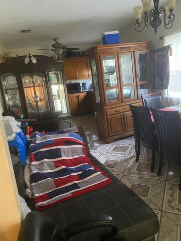 218 SW 10th Ave, Miami, FL 33130