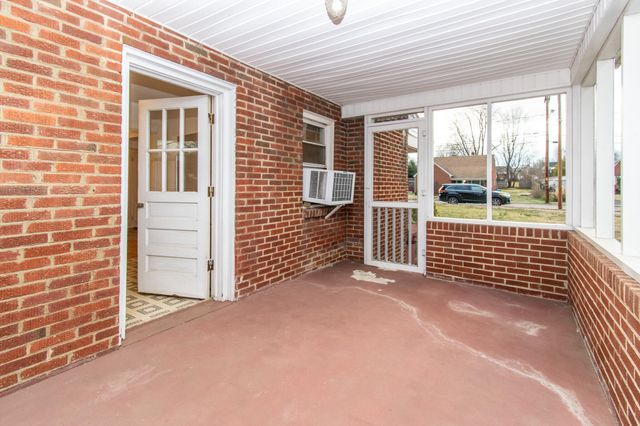 2619 Floraland DR, Roanoke, VA 24012