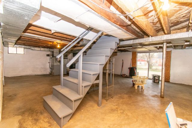 2619 Floraland DR, Roanoke, VA 24012