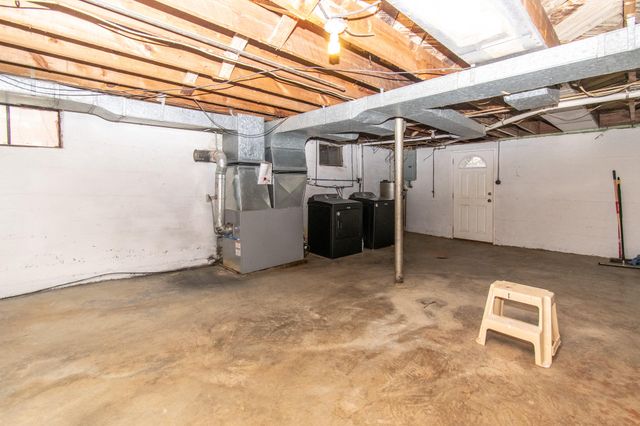 2619 Floraland DR, Roanoke, VA 24012