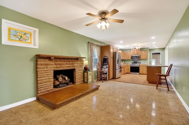 6817 Dale Ridge Rd, Lancaster, TN 38569