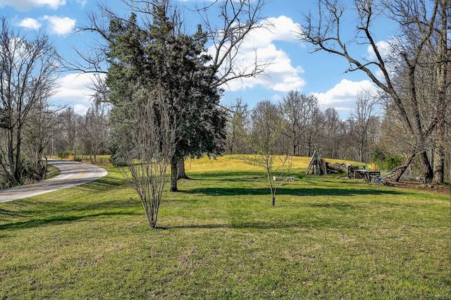 6817 Dale Ridge Rd, Lancaster, TN 38569