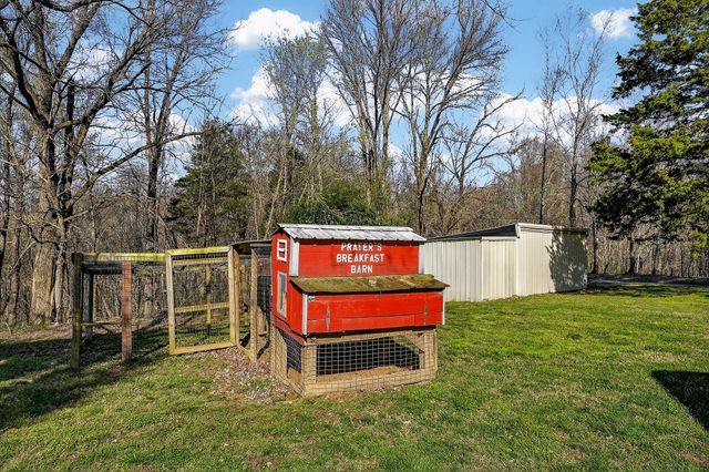 6817 Dale Ridge Rd, Lancaster, TN 38569