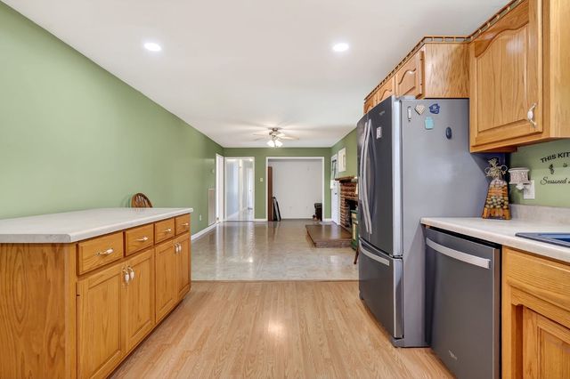 6817 Dale Ridge Rd, Lancaster, TN 38569