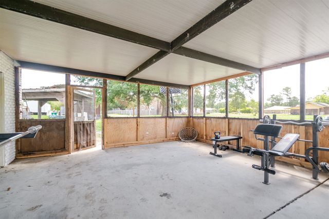 1168 Bayou Blue Rd, Houma, LA 70364