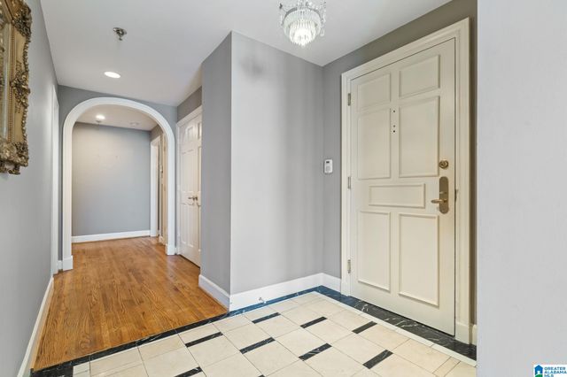 2920 Redmont Park Cir Apt 201E, Birmingham, AL 35205