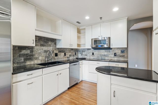 2920 Redmont Park Cir Apt 201E, Birmingham, AL 35205