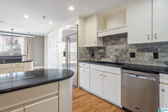 2920 Redmont Park Cir Apt 201E, Birmingham, AL 35205