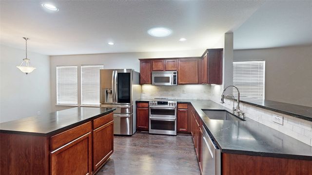 1401 Oak Hollow Lane, Anna, TX 75409