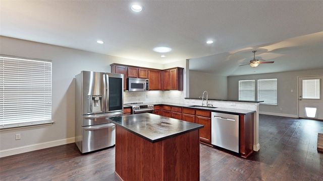 1401 Oak Hollow Lane, Anna, TX 75409