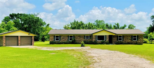 1434 County Road 878a, Sweeny, TX 77480
