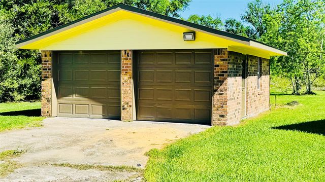 1434 County Road 878a, Sweeny, TX 77480