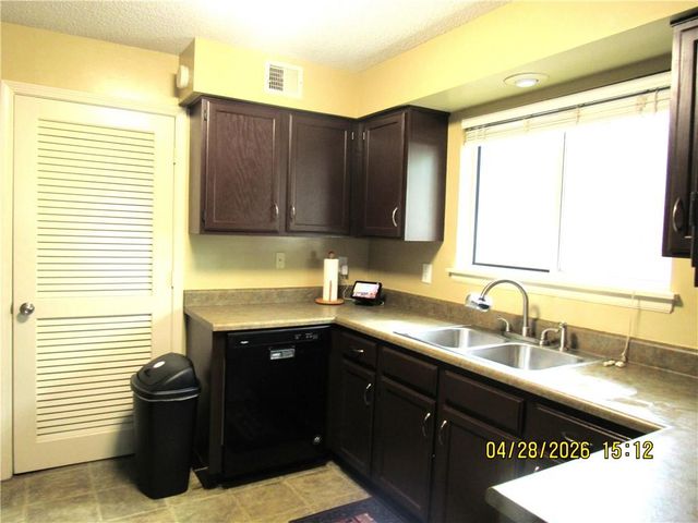 11130 Nieman Road 101, Overland Park, KS 66210