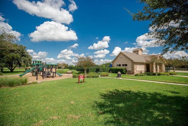 5011 Viridian Forrest Drive, Rosenberg, TX 77469