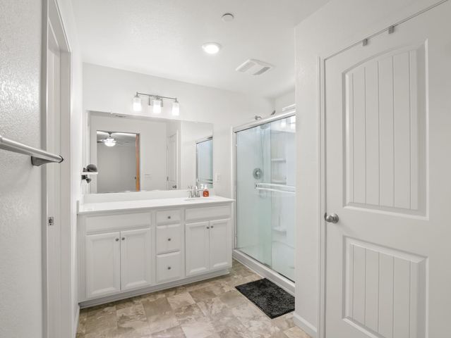 944 S Clover Avenue, Fresno, CA 93727