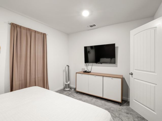 944 S Clover Avenue, Fresno, CA 93727