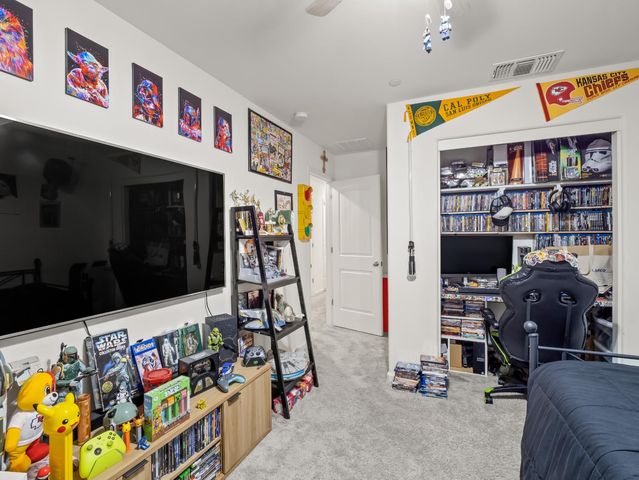 944 S Clover Avenue, Fresno, CA 93727