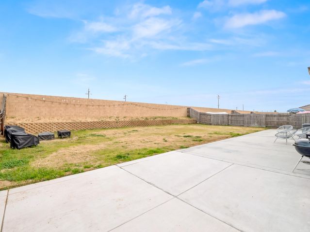 944 S Clover Avenue, Fresno, CA 93727