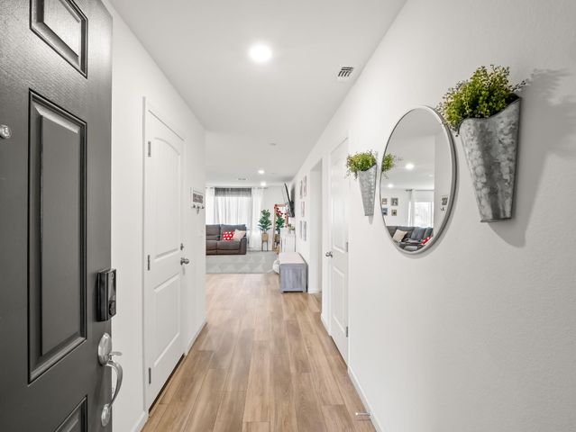 944 S Clover Avenue, Fresno, CA 93727