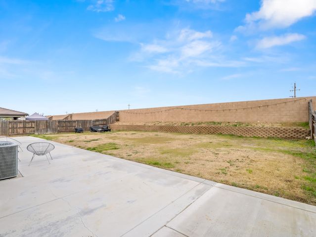 944 S Clover Avenue, Fresno, CA 93727