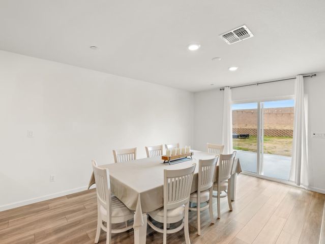 944 S Clover Avenue, Fresno, CA 93727