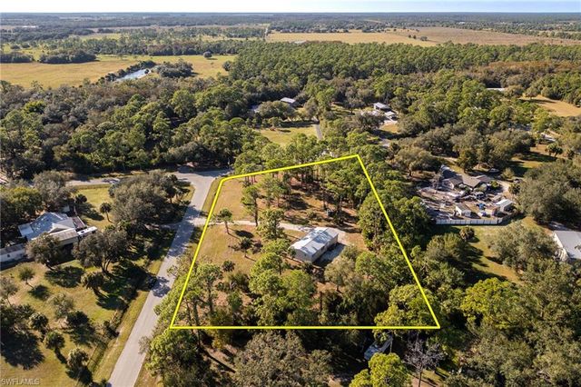 250 Trader RD, Labelle, FL 33935